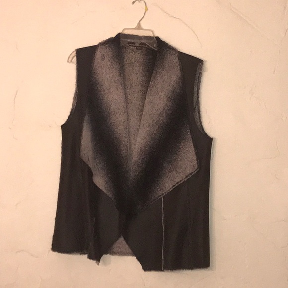 Faux leather faux fur vest - Picture 1 of 7